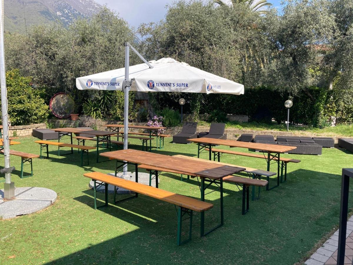 טוסקולנו מדרנו Route77 Hostel מראה חיצוני תמונה