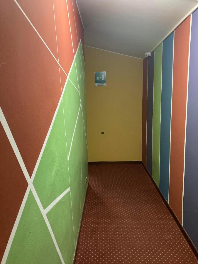 טוסקולנו מדרנו Route77 Hostel מראה חיצוני תמונה